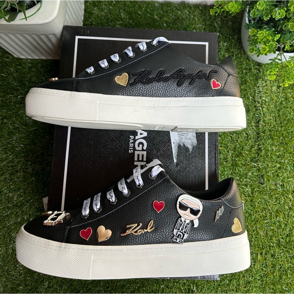 Karl Lagerfeld Paris US 7.5 EU 37.5
CATE PINS
BLACK
TUMBLED LEATHER
Like new - Picture 7 of 16